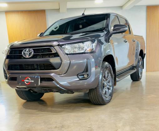 TOYOTA HILUX 2.8 D-4D TURBO DIESEL CD SR 4X4 AUTOMÁTICO TOYOTA HILUX 2.8 D-4D TURBO DIESEL CD SR 4X4 AUTOMÁTICO